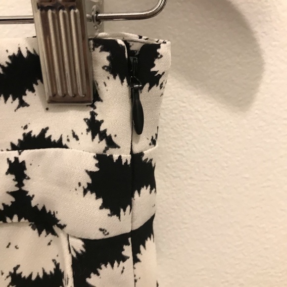 A.L.C. Corso Skirt 6 Silk Flowers Black White Floral high low long blooms - Picture 8 of 13